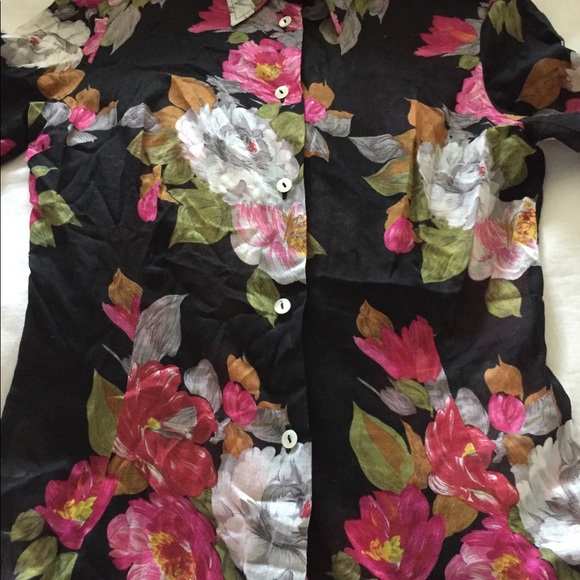 Dolce + Gabanna button down floral blouse - Picture 4 of 12